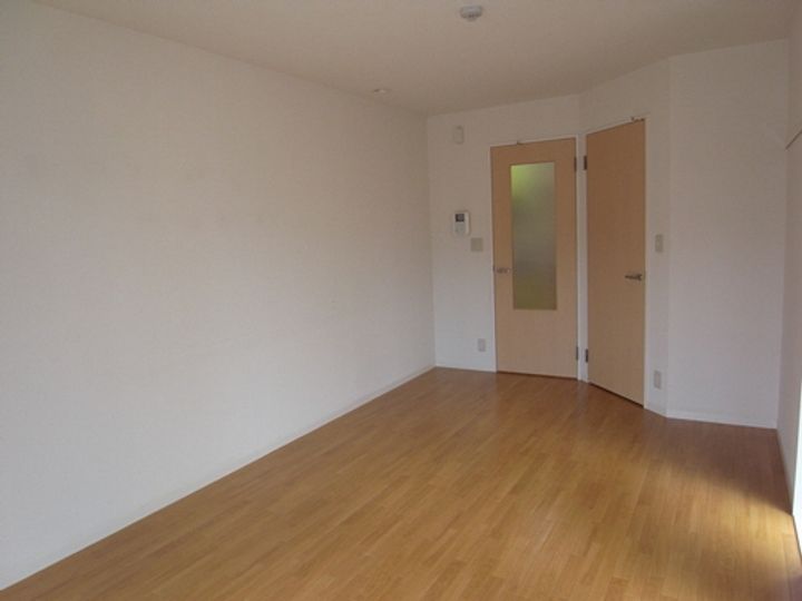 メイプルコートNの居間