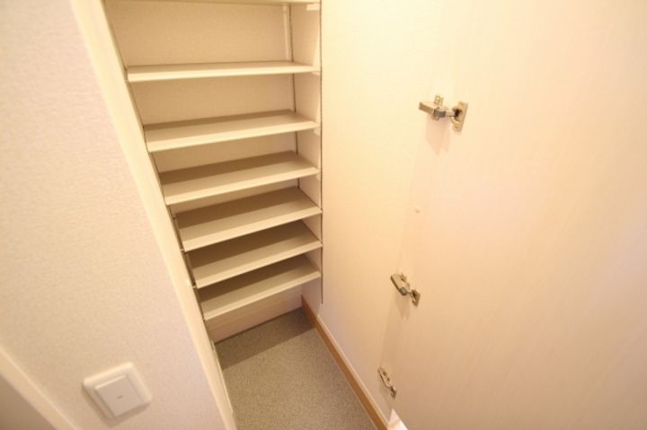 グランマーレ Sの玄関