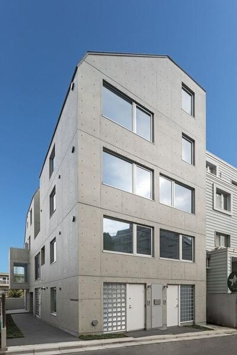 エスセナーリオ市ヶ谷の外観