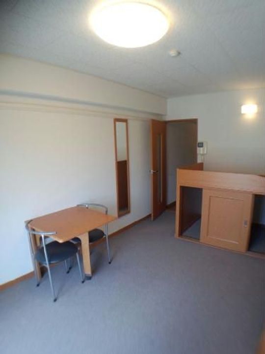 レオパレス琉球の居間