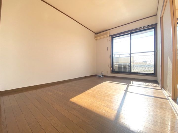 ボルベールAの居間
