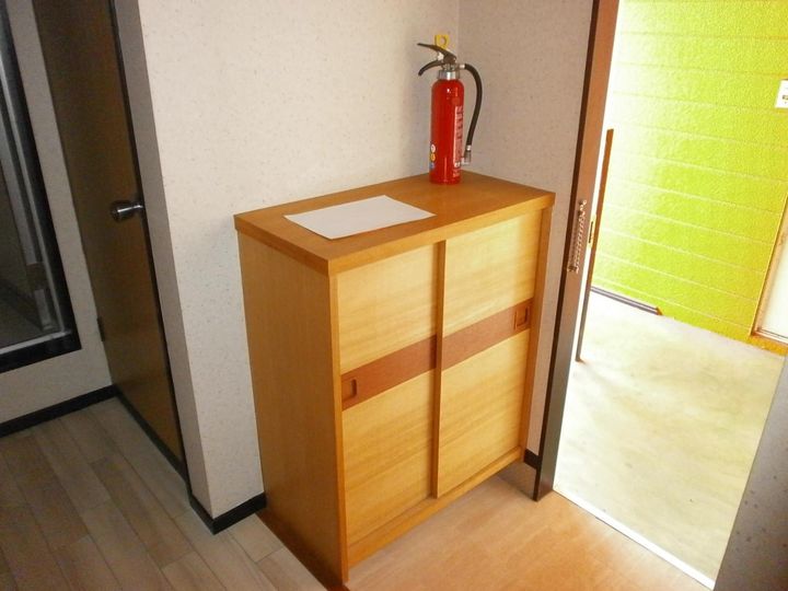 イレブンフォーの玄関