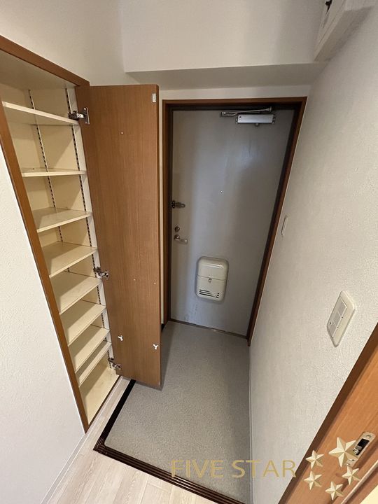 大阪府枚方市中宮山戸町(マンション)の賃貸物件の玄関