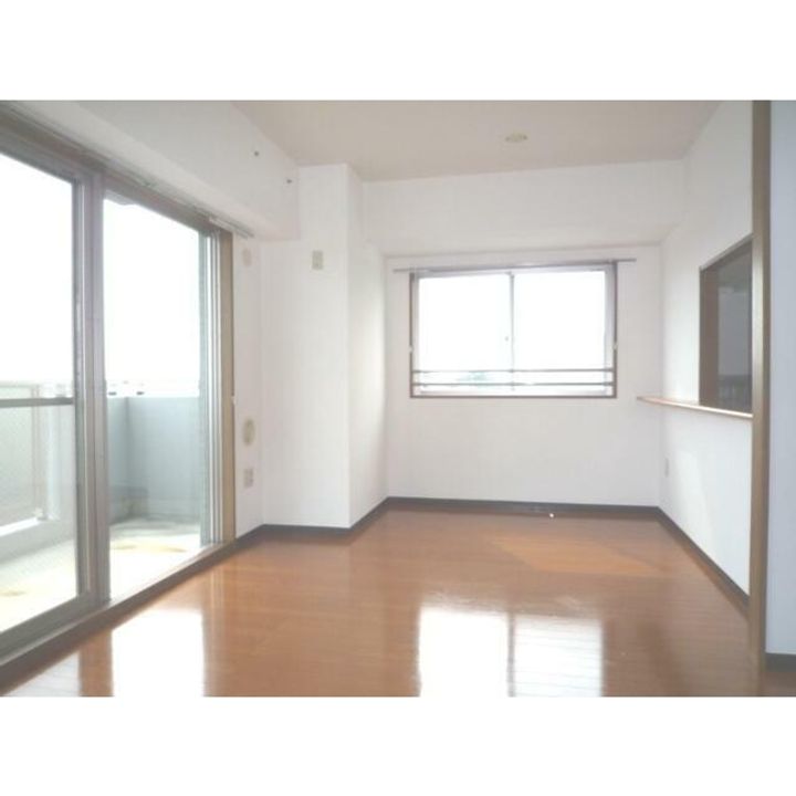 神奈川県横浜市泉区中田南4(マンション)の賃貸物件の居間