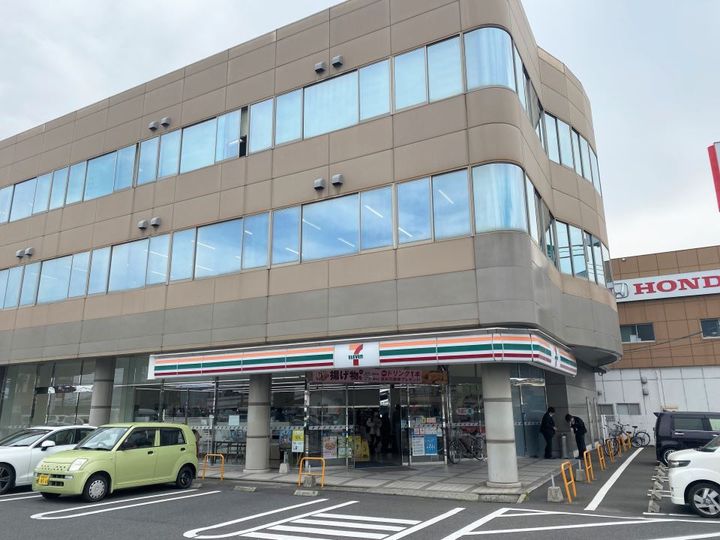 ユースドールAの周辺