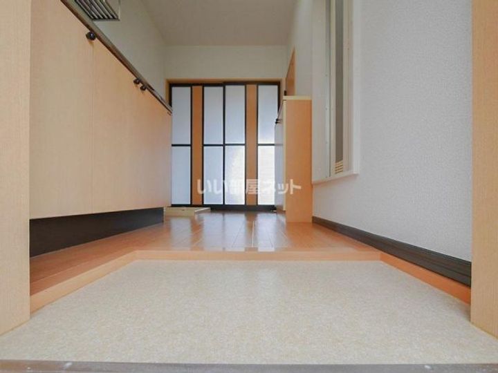 エスティアム多布施の玄関