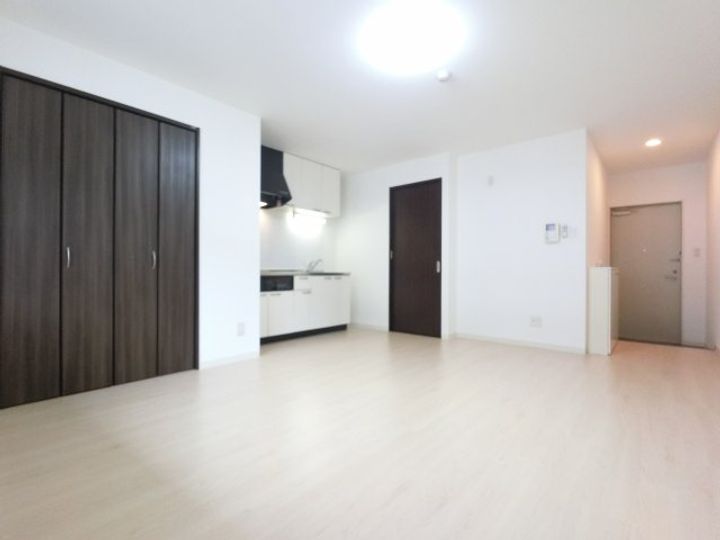 千葉県千葉市中央区長洲1(マンション)の賃貸物件の居間