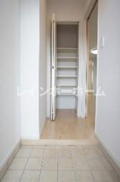 千葉県流山市おおたかの森南3(アパート)の賃貸物件の玄関