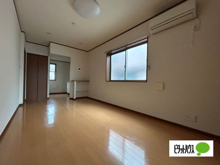 アムールKSの居間