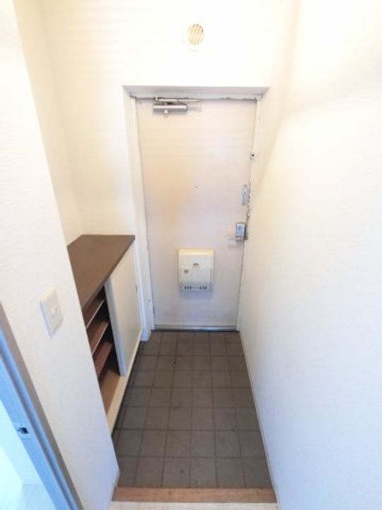 千葉県千葉市稲毛区稲毛東5(マンション)の賃貸物件の玄関