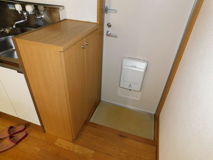 ヴィレッジ松波21の玄関