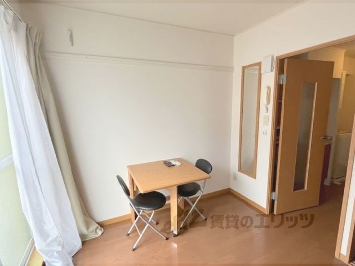 レオパレスアムールの居間