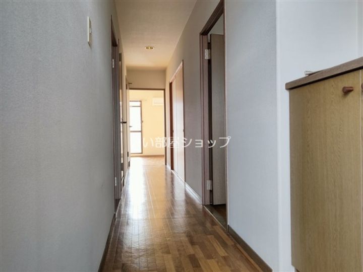 網の浦ハイツの玄関