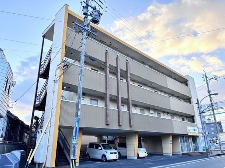 ファーストステージ町屋の外観