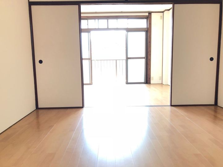 あかいポーチの居間