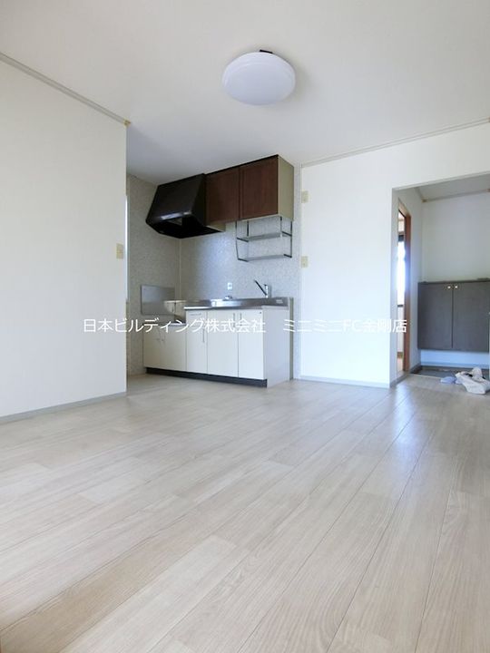 ディアコート小金台の居間