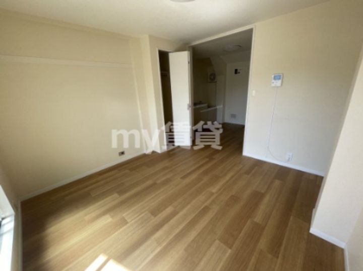 春日レジデンスの居間