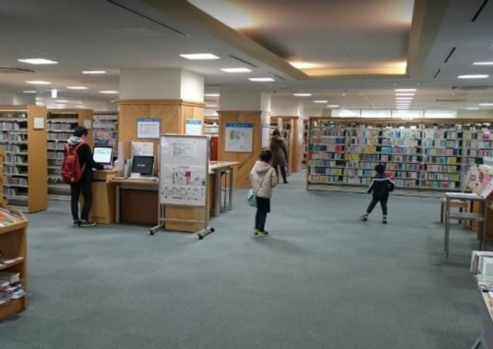 春日レジデンスの周辺