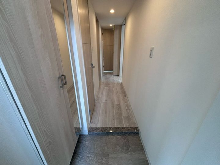大阪府大阪市旭区赤川4(マンション)の賃貸物件の玄関