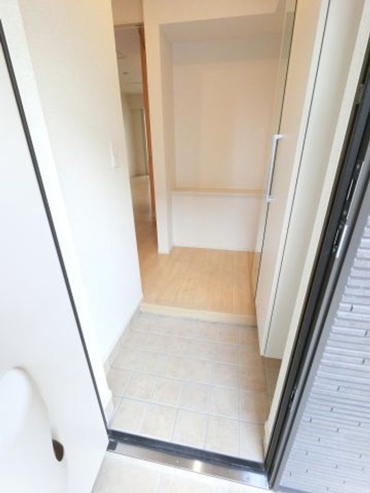 千葉県成田市東和田(アパート)の賃貸物件の玄関