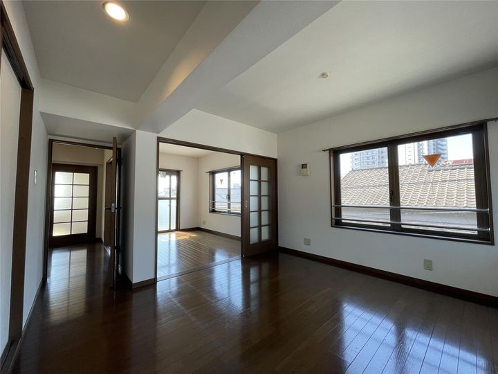 シュウエイビル2の居間