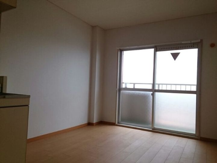 大阪府四條畷市南野5(マンション)の賃貸物件の居間