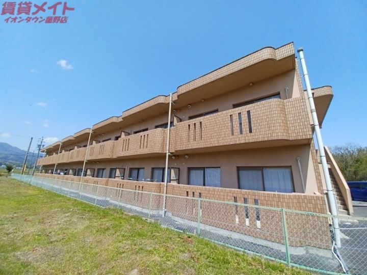 レジデンス菰野の外観