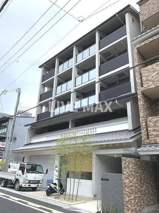 フェリシア御所南の外観