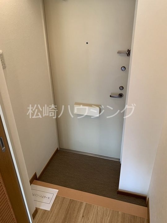 黒龍中野マンションの玄関