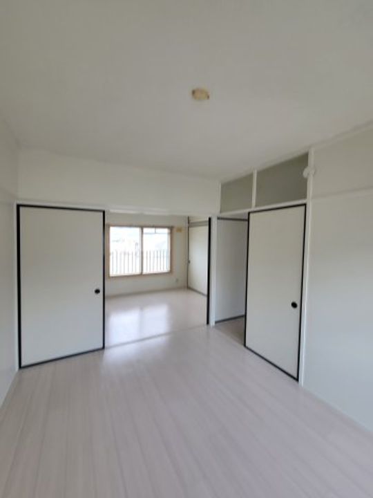 ビレッジハウス仁左平1号棟の居間