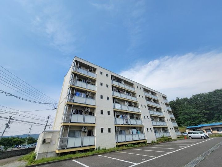 ビレッジハウス仁左平1号棟の外観