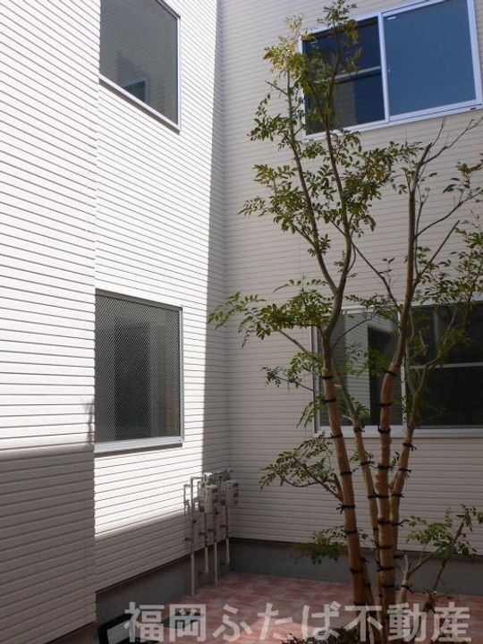 コートスタイル荒江の玄関