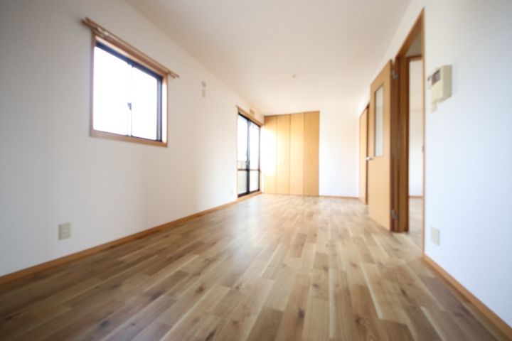 ハイツ・ツゥ・サティの居間