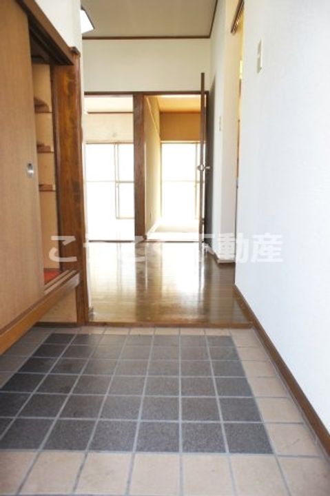 メゾン・ヴェルツの玄関