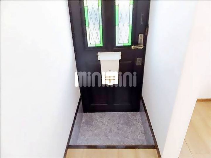 アト・イーズ葛川 Bの玄関