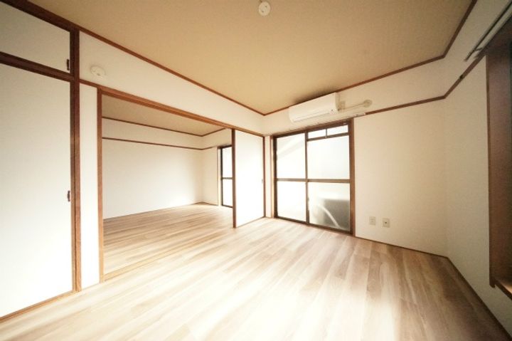 山口県下関市関西町(マンション)の賃貸物件の居間