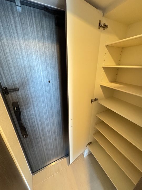 S-RESIDENCE堺浜寺broadの玄関