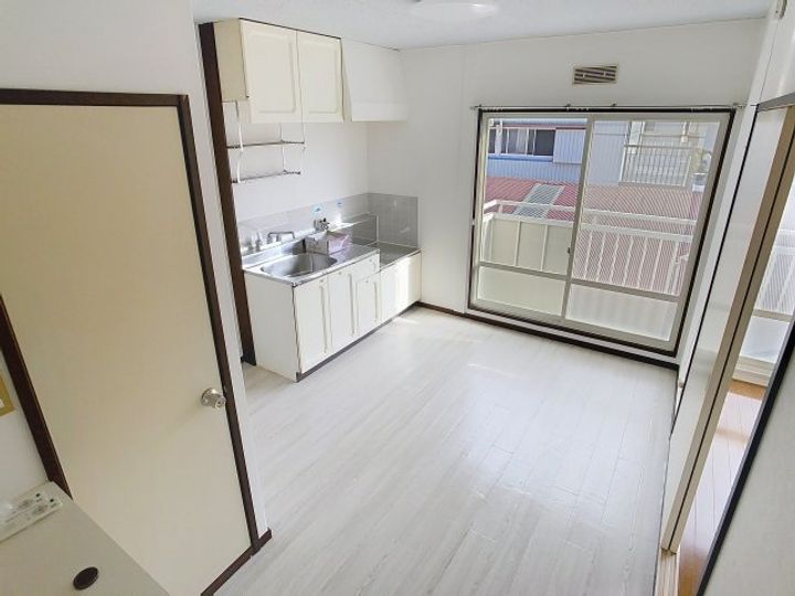 ディア コートかもべIIの居間