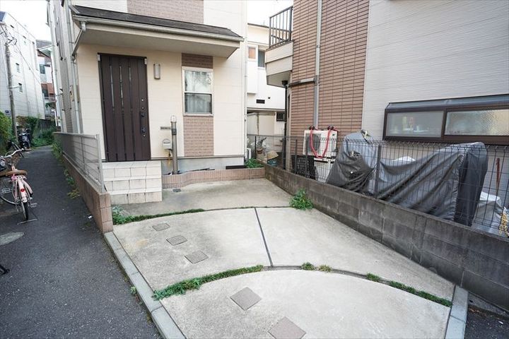 東京都中野区弥生町2(一戸建)の賃貸物件の玄関