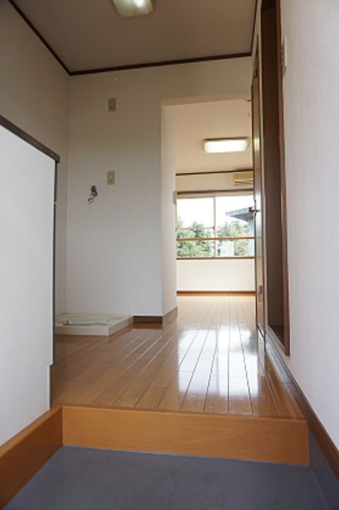 東京都世田谷区上祖師谷2(アパート)の賃貸物件の玄関