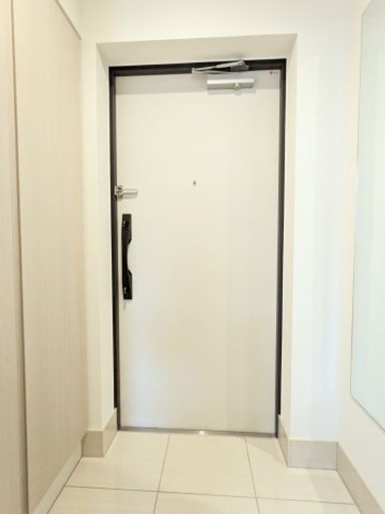 ジェイアール稲毛駅前レジデンスの玄関