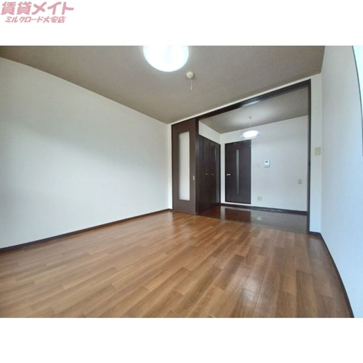 RADIANTの居間