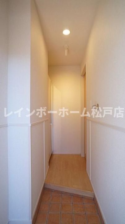 千葉県鎌ヶ谷市くぬぎ山2(アパート)の賃貸物件の玄関