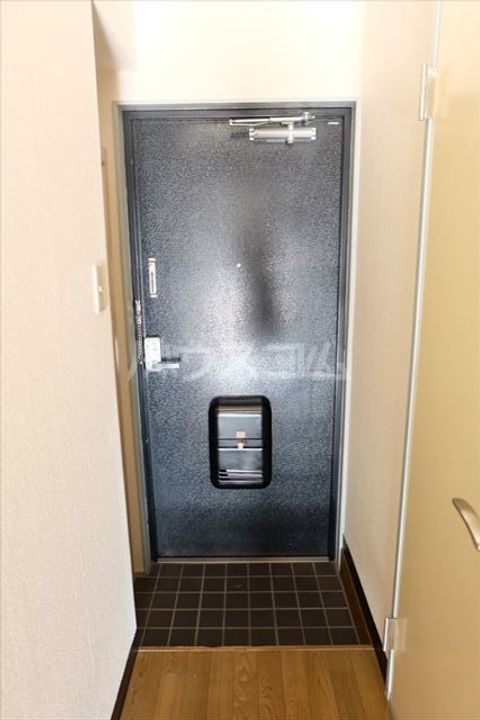 ベルシャトウ西浦和の玄関