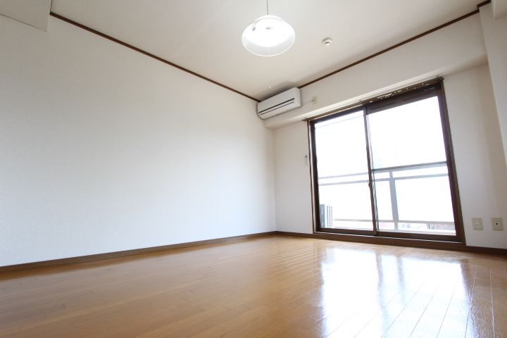 ネオシティ吉成の居間