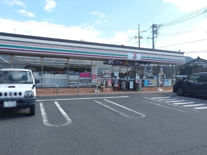 グローリアスM・T・Kの周辺
