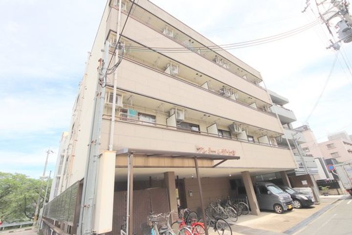 プレミール新大宮の外観