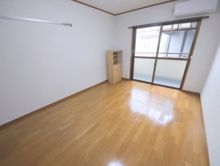 プレミール新大宮の居間