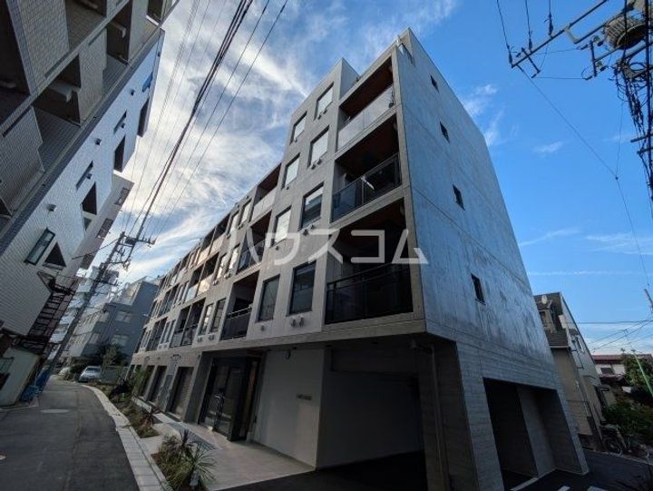 ルミーク北千住の外観