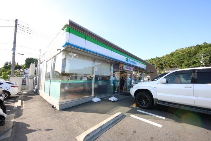 ジュネス中川の周辺